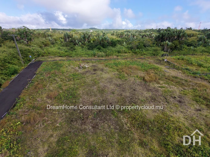 Residential Land for Sale in Curepipe - Sesiemne mille