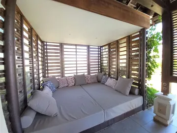 6 Bedroom Villa
