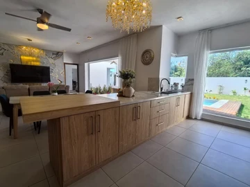 4 Bedroom Villa