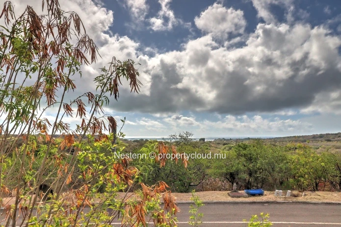Beautiful residential plot of 2157 m2 offering sea 