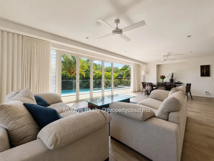 Spacious 5-Bedroom Villa Semi furnished - Central Tamarin