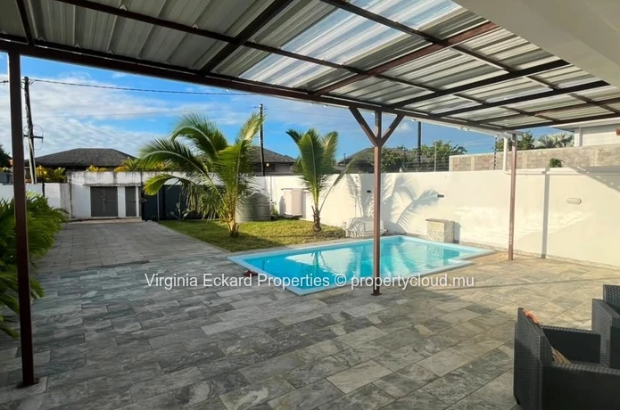 Maison moderne 4 ch à Grand Baie avec piscine privée