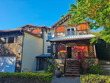 4 Bedroom Villa