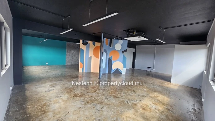 Prime office space with unmatched visibility – Ideal for your business growth!