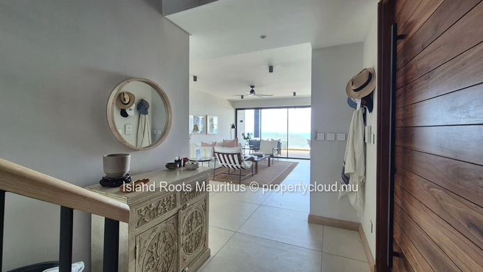 Penthouse d’Exception avec Piscine Privée et Vue Panoramique sur l’Océan à Pointe aux Canonniers