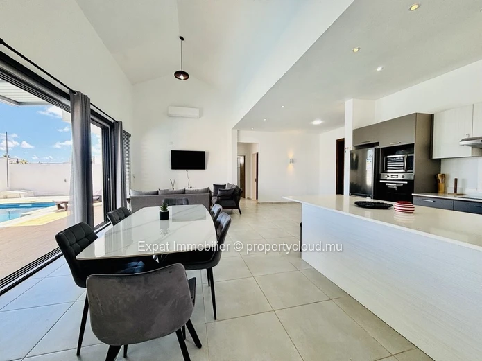 Villa De Plain-Pied 3 Chambres, Grands Volumes Et Piscine 12 M – Pereybere