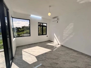 5 Bedroom Apartment