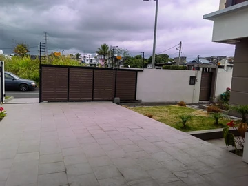 4 Bedroom Villa