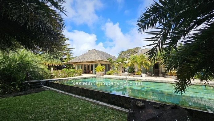 Villa de 8 chambres dans le prestigieux Golf Estate