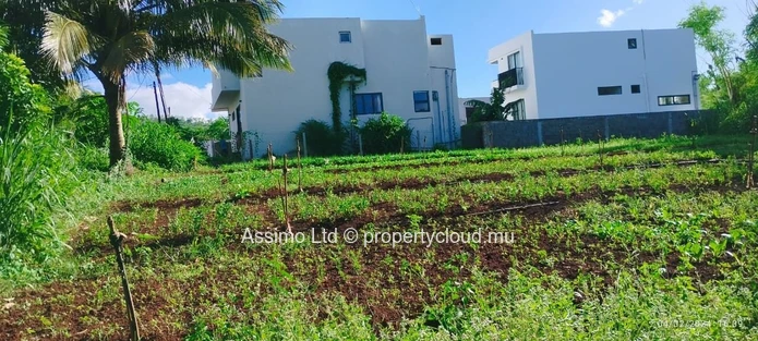 Terrain résidentiel à vendre à Terre Rouge – 1?055 m² idéal pour construction