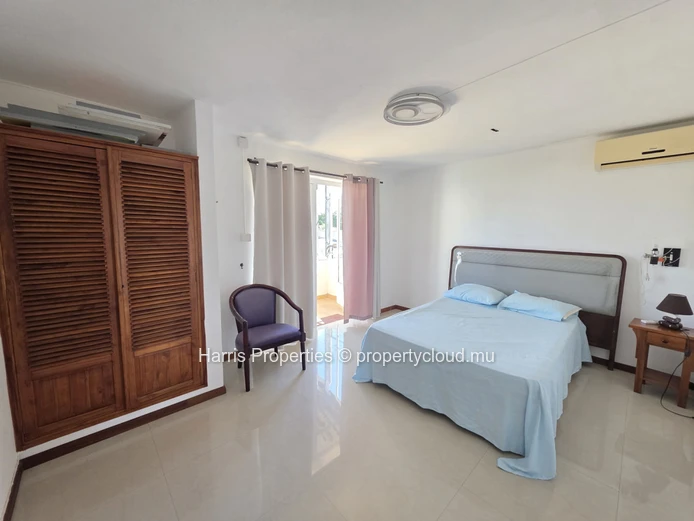 Beautiful 1st-floor duplex available for rent in a nice and secure residence in Grand Baie