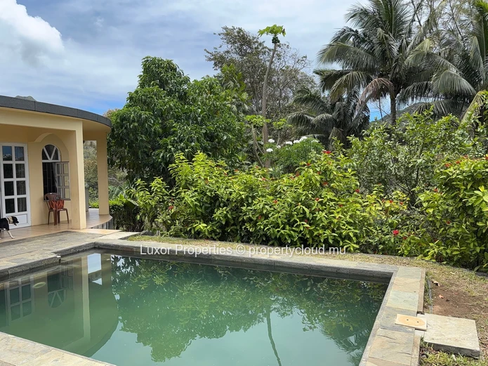 Spacious Property with Pool and Sea Views in Anse Jonchée