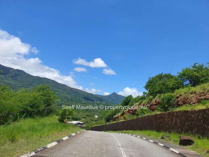 Parcelle Exclusive: Vue Montagnes Splendide dans un Lotissement Sécurisé