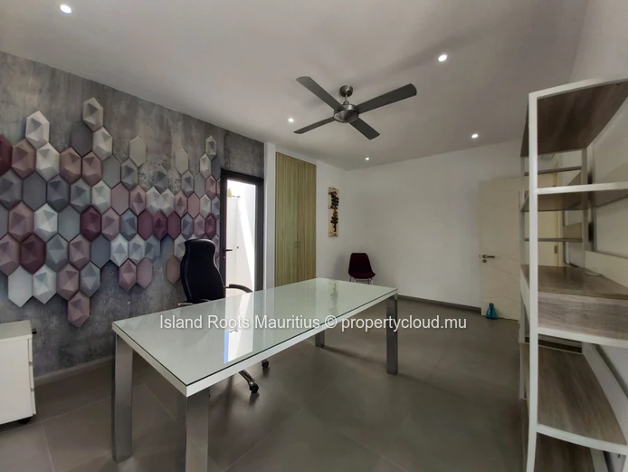 Luxury villa  located in a gated residence for sale !