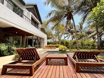 5 Bedroom Villa