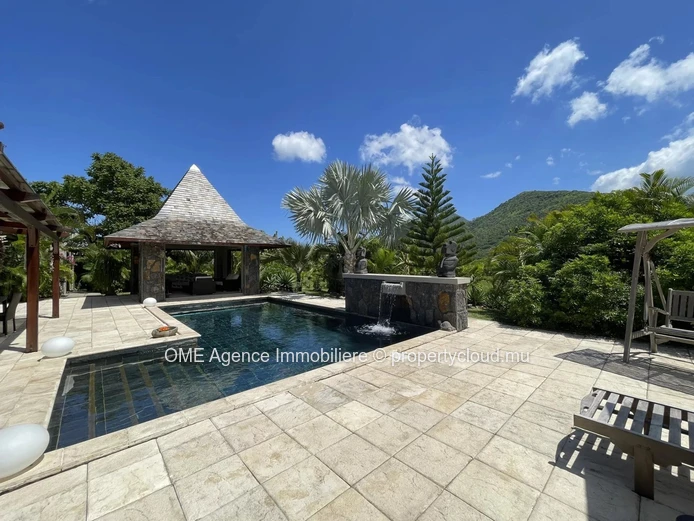 RIVIERE NOIRE - Sublime villa surrounded by greenery - 4 bedrooms