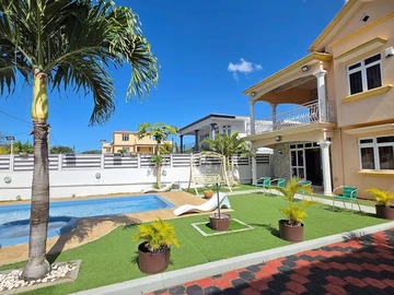 5 Bedroom Villa