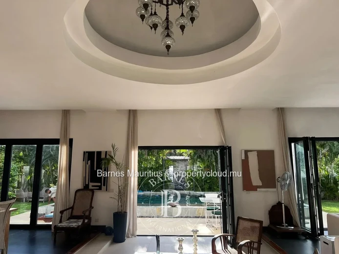 BAIN BŒUF – Villa Exclusive au Cœur d’un Jardin Tropical Luxuriant – 2 Chambres
