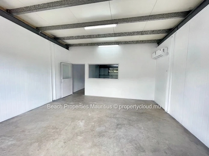 Bright 75m² Office with AC & Parking in Tamarin