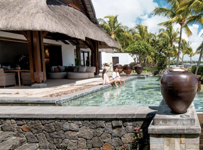 Villa de luxe en bord de mer à vendre | Plage privée et vues sur l'Océan Indien