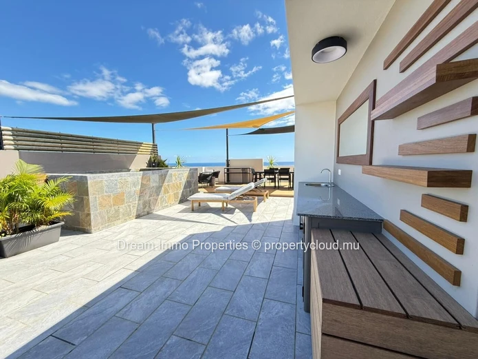Penthouse avec sublime vue mer & Morne à Cascavelle, Flic en Flac - Ile Maurice
