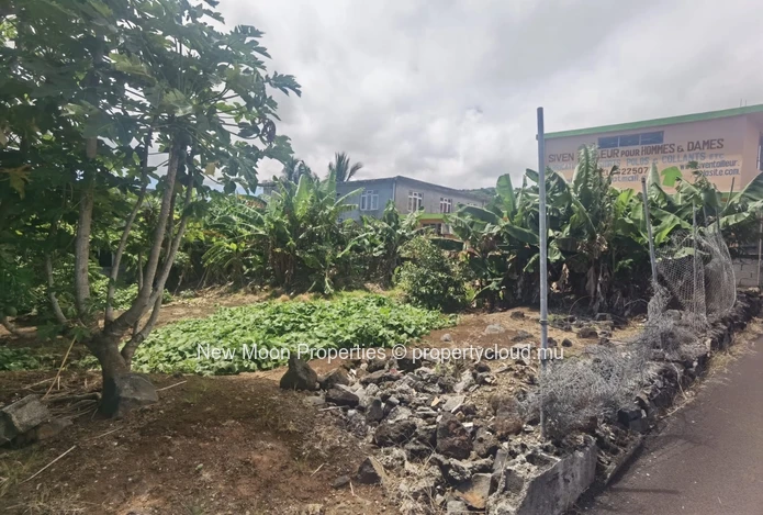 12 perches on main road Chamouny - commercial potential