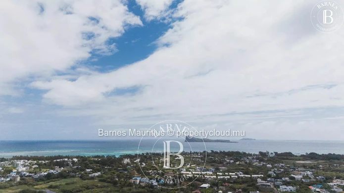 GRAND BAIE – Terrain Résidentiel – 13 685 m²