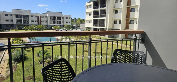 Furnished Two-Bedroom Apartment Overlooking the Pool – Beau Plan Smart City