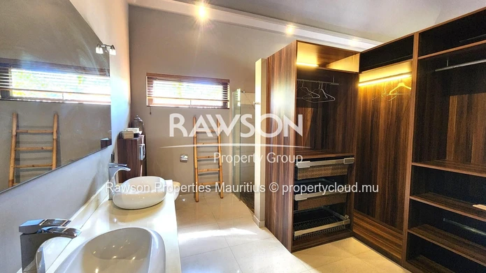 Villa 4 Chambres | Bureau | Piscine | Accessible Aux Étrangers | Pereybere | €