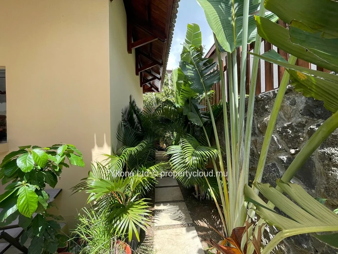 Villa For Sale In Pereybere (Res)