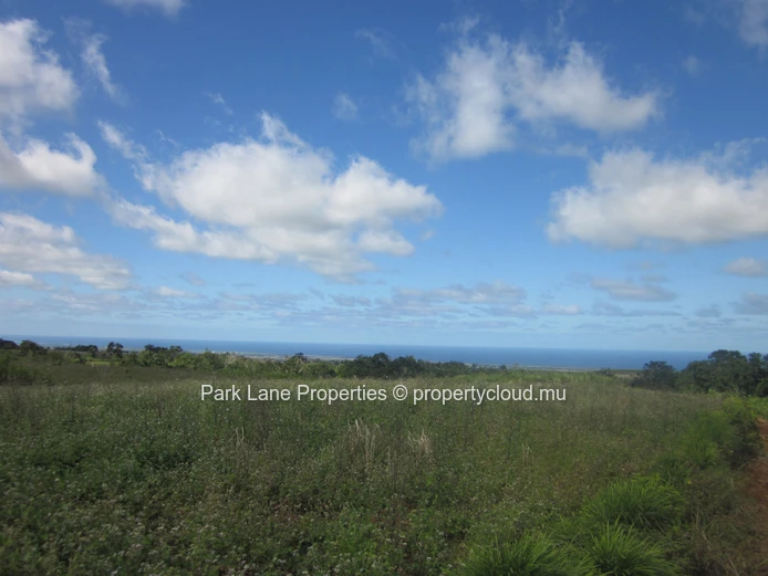 1,856 m² in Avalon – Nature and elegance near the golf
