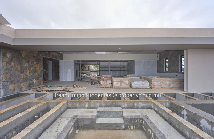 Prestigieuse villa de 5 chambres avec vue golf & accès mer au Parc de Mont Choisy – Ile Maurice