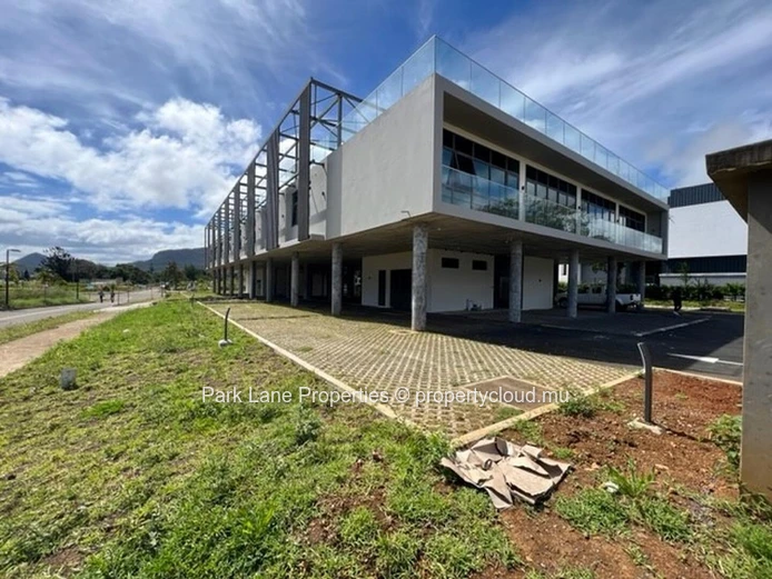 Modern office space for rent in newly built Moka commercial complex