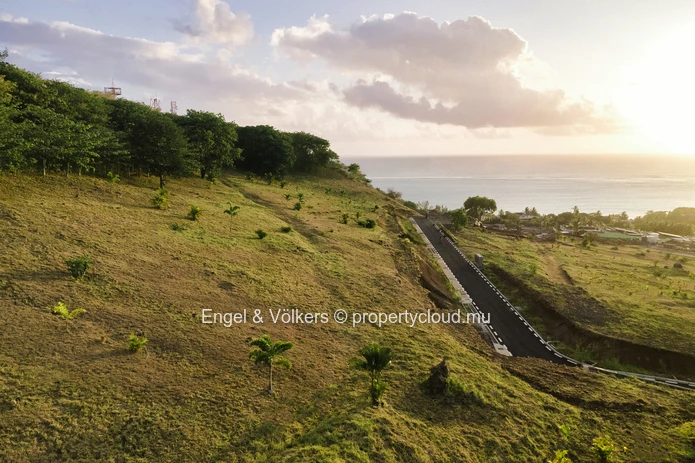 For Sale: Prime Plot in Baie du Cap