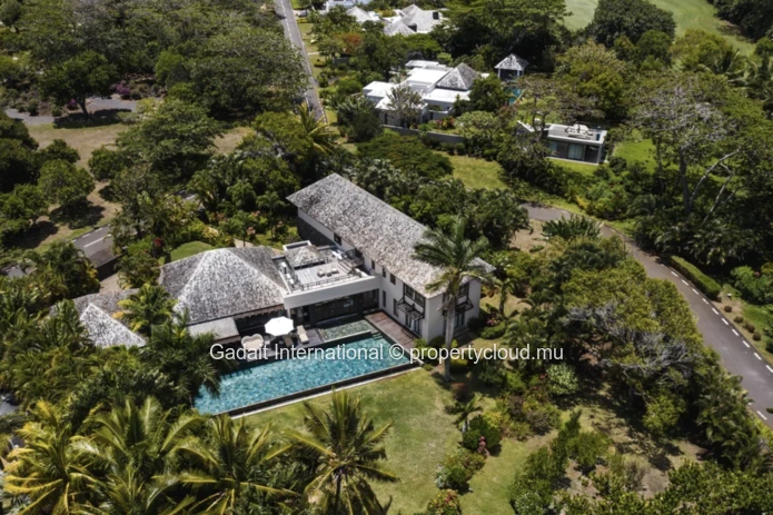 Villa d'exception à Anahita Golf and Resort, vue imprenable sur le golf et l'océan