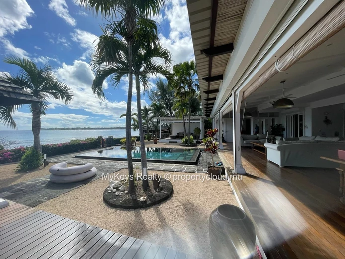 Beachfront Living - Panoramic Lagoon Views - Premium Features