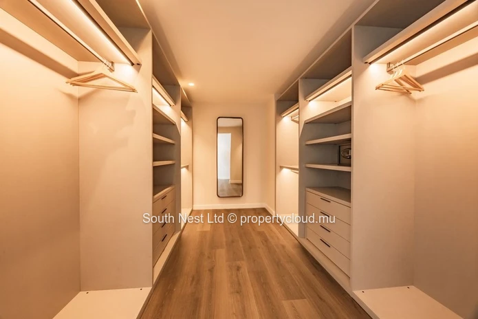 Villa Suspendue au-dessus du Lagon – Demeure d'Exception de 4 Chambres avec Vue Panoramique sur l'Océan