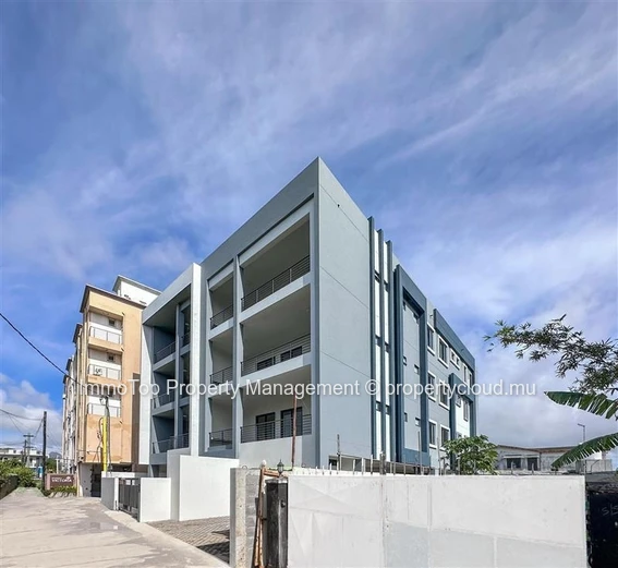 Appartement de 3 chambres au centre de QUATRE BORNES, proche de la station de métro Victoria