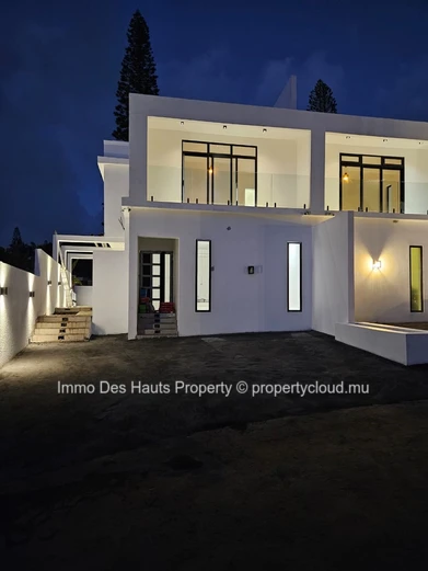 5 Bedroom Duplex semi furnished for sale Floréal 