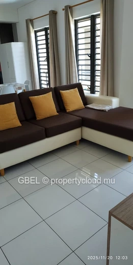 Appartement meublé 3ch/2sdb 90m² à Flic-en-Flac — salon et cuisine équipés