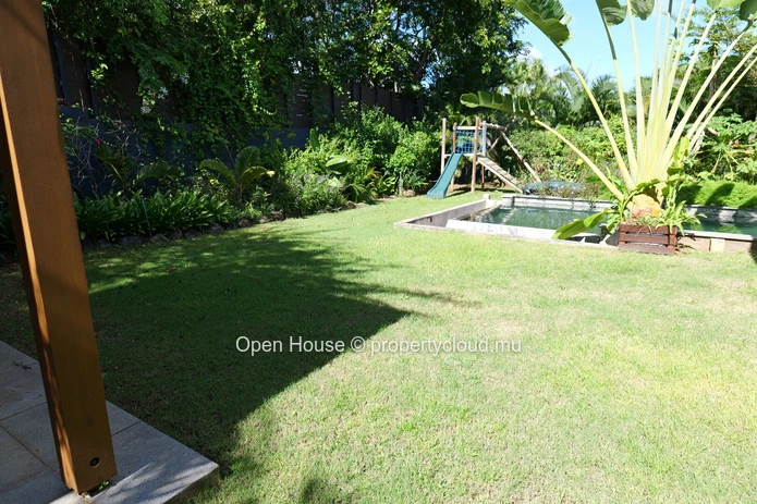 Luxury 3-Bedroom PDS Villa with Private Pool in Tamarin