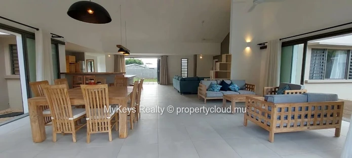 Mountain Views – Private Pool – Large Garden