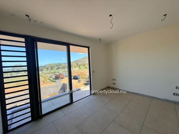 Luxury 3-Bedroom Apartment in Anahita Smart City -  Exclusive Opportunity for Foreign Buyers