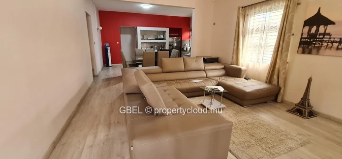 House For Rent – Floréal 