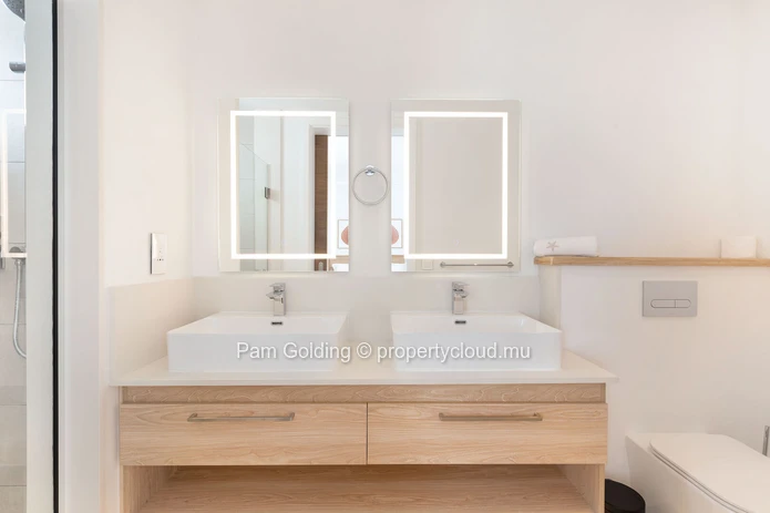 Appartement de 3 chambres au premier étage avec vue sur l’océan à vendre à Grand Gaube, Île Maurice