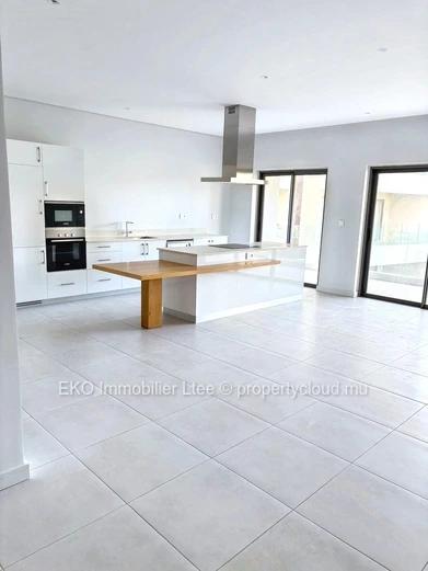 Luxurious 2-Bedroom Apartment in Grand Baie with Pool Access
