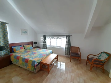 5 Bedroom Villa