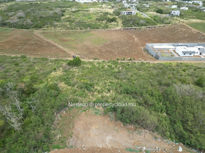 Residential land of 633m2 close to chemin 20 pieds
