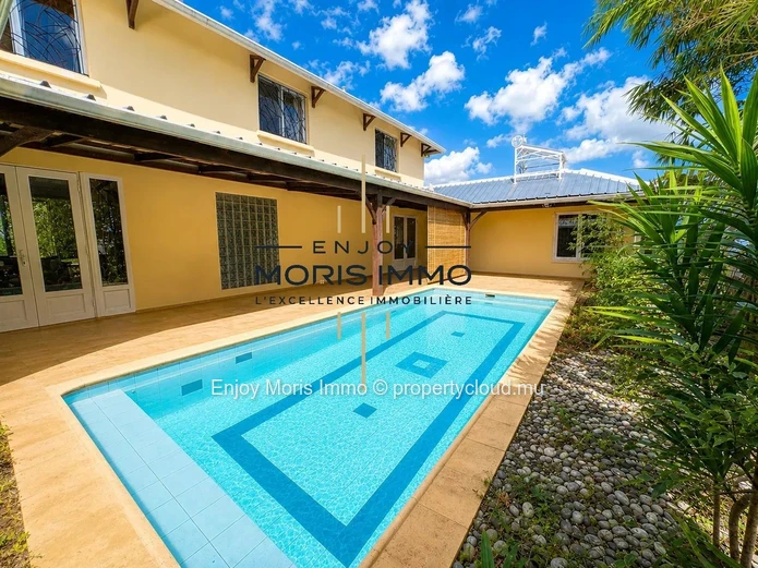 Spacious Furnished Villa with Pool – For sale at Cap Malheureux