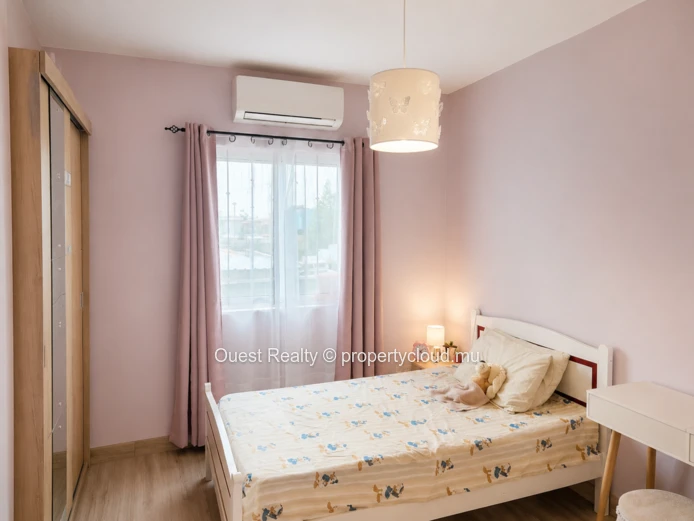 Villa 3 Chambres avec Piscine Privée & Jardin – Albion